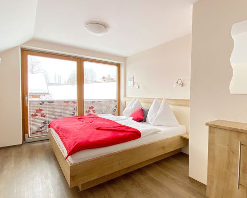 Doppelzimmer mit Bergblick am Bio-Bauernhof Simonbauer mit Apartments, Ferienhaus, Penthaus und Zimmer in Ramsau am Dachstein