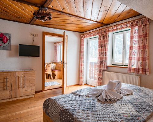bedroom with a view on the mountains