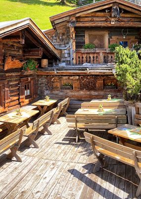 web_Lärchbodenalm_terrasseimage0.jpg